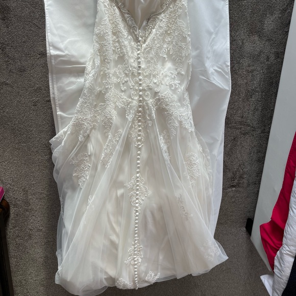 Madison Couture Wedding Dress - Picture 9 of 14